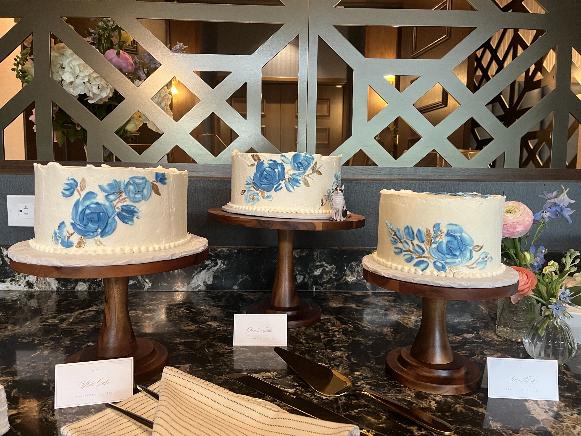 beautiful custom cakes from Four Winds South Bend.